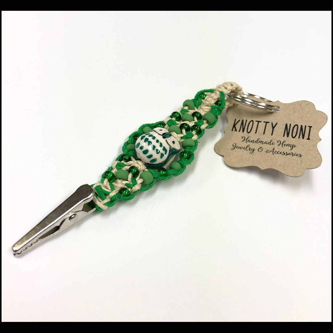 What is a Roach Clip and is it Worth It - NYVapeShop